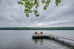Property grounds - Bluff`s Charm: private lake home on Keuka Lake with private beach area, single story home (Penn Yan)