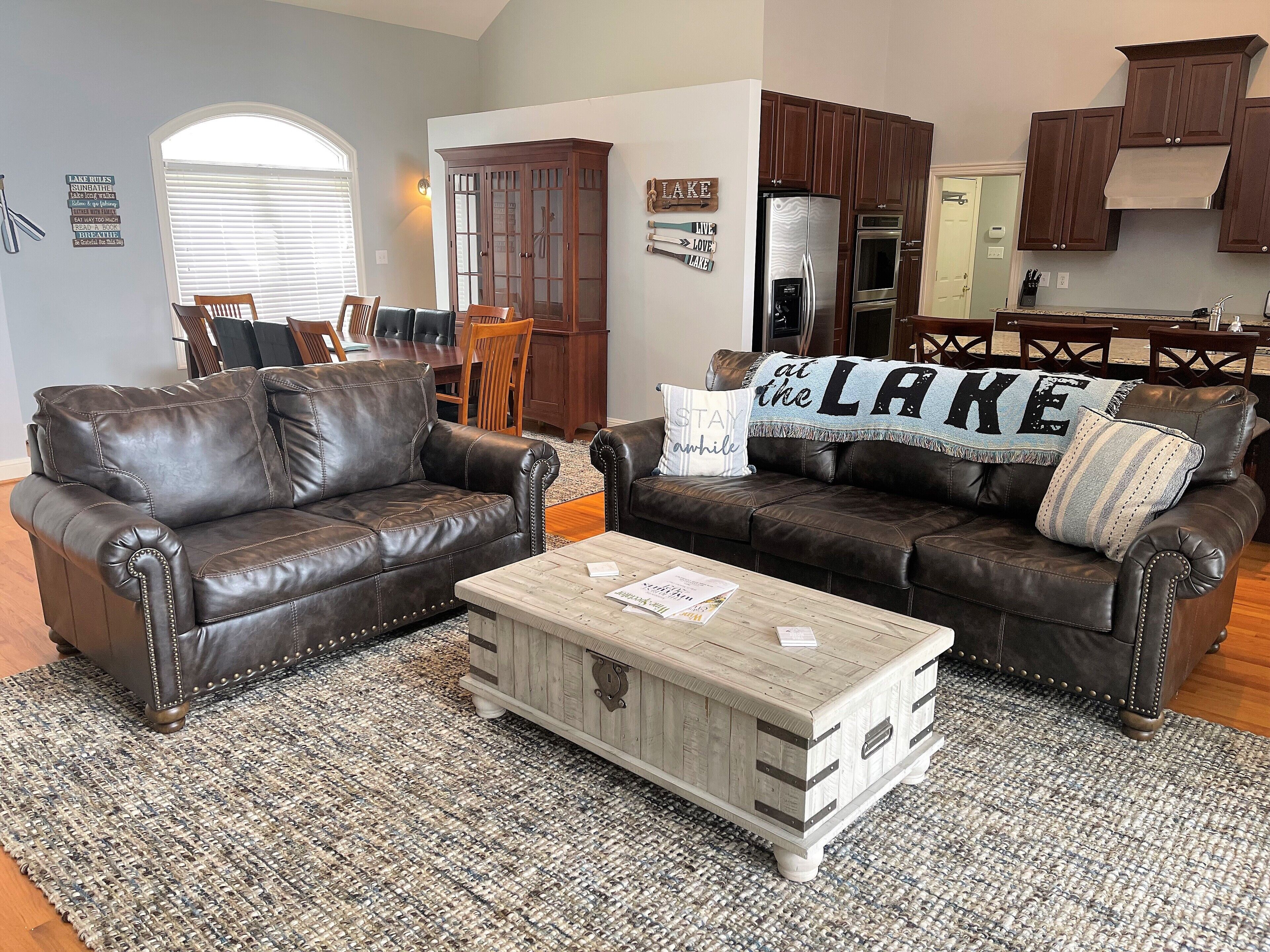 Smart TV, fireplace, video games, DVD player