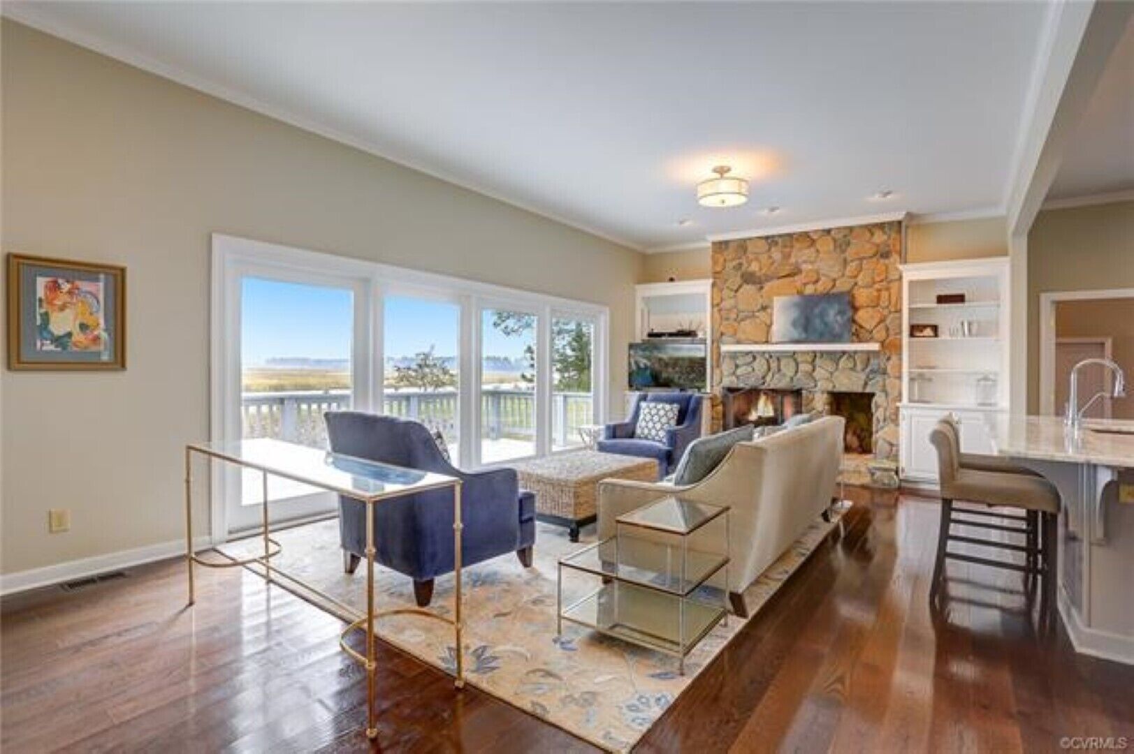 Smart TV, table tennis, books, offices