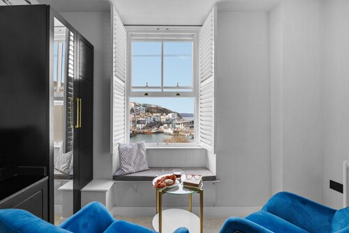Golden Vanity Suite -  Sea View - Free Wi-Fi