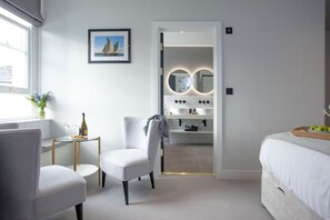 1 غرفة نوم ومكواة/لوح كي وخدمة الإنترنت وملاءات أسرّة