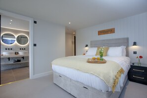 1 bedroom, iron/ironing board, Internet, bed sheets