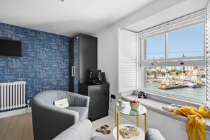 Smart TV, stereo - Vigilance Suite - Free Wi-Fi - Sea View (Brixham)