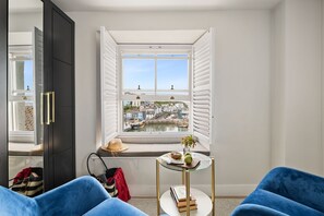 Smart TV, stereo - Pilgrim Suite - Sea view - Free Wi-Fi (Brixham)