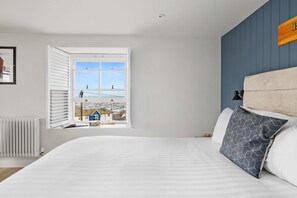 1 bedroom, iron/ironing board, Internet, bed sheets - Pilgrim Suite - Sea view - Free Wi-Fi (Brixham)