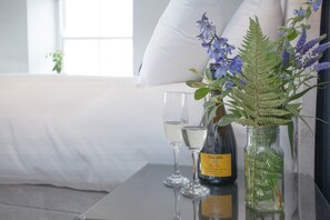 1 غرفة نوم ومكواة/لوح كي وخدمة الإنترنت وملاءات أسرّة