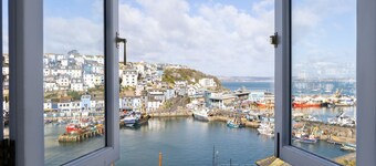 Provident, Maritime Suites -  Free Wi-Fi, Smart TV, Freestanding Bath, Sea View