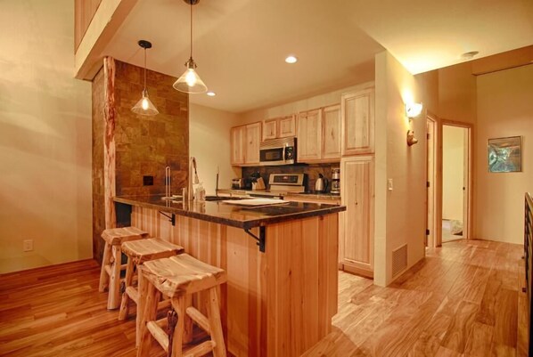 House, Multiple Beds, Courtyard View (Bed-N-Bliss) | Private kitchen