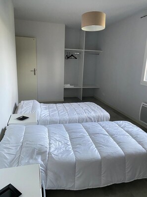 6 bedrooms, iron/ironing board, free WiFi