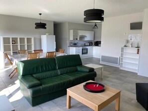 TV, DVD player, stereo, offices