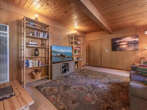 House, Multiple Beds (The Raccoon Shanty) | Living area - The Raccoon Shanty (Kings Beach)