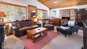 Living room - Lafaix French Cabin (Kings Beach)