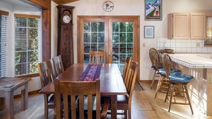 Dining room - Lafaix French Cabin (Kings Beach)