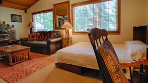 Room - Lafaix French Cabin (Kings Beach)