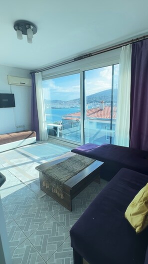 Standard Apartment | Living area