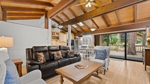 Hus - flere senge (Dolly Varden Cottage) | Opholdsområde