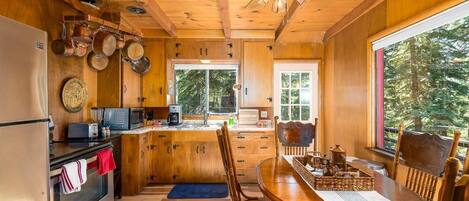 House, Multiple Beds (Hawk's Haven) | Private kitchen | Oven, toaster, blender, cleaning supplies