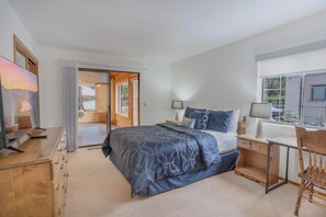 Casa, varias camas (Kingswood Manor) | 4 habitaciones, decoración personalizada y muebles diferentes 