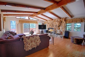 House, Multiple Beds (Kingswood Manor) | Living room - Kingswood Manor (Kings Beach)