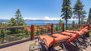 Maison, Plusieurs lits, vue sur le lac (Luxury Lakeview Retreat - Hot Tub, SU) | Terrasse/patio