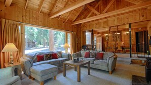 Nhà, nhiều giường (SKI LEASE "Ons Huis Cabin") | Phòng khách