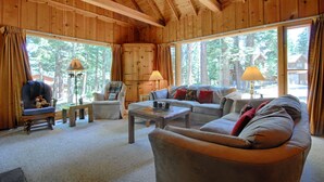 Nhà, nhiều giường (SKI LEASE "Ons Huis Cabin") | Phòng khách