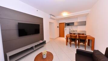 Deluxe Suite, 2 Bedrooms | 1 bedroom, memory foam beds, minibar, free WiFi