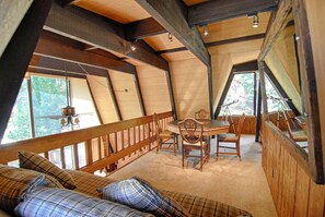 House, Multiple Beds (Runnymeade Cottage) | Living room