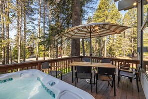 Maison, Plusieurs lits, vue sur le lac (Sandy Shores Villa) | Terrain de l’hébergement 