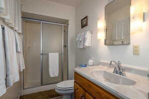 House, Multiple Beds (Agate Bay Ranch) | Bathroom