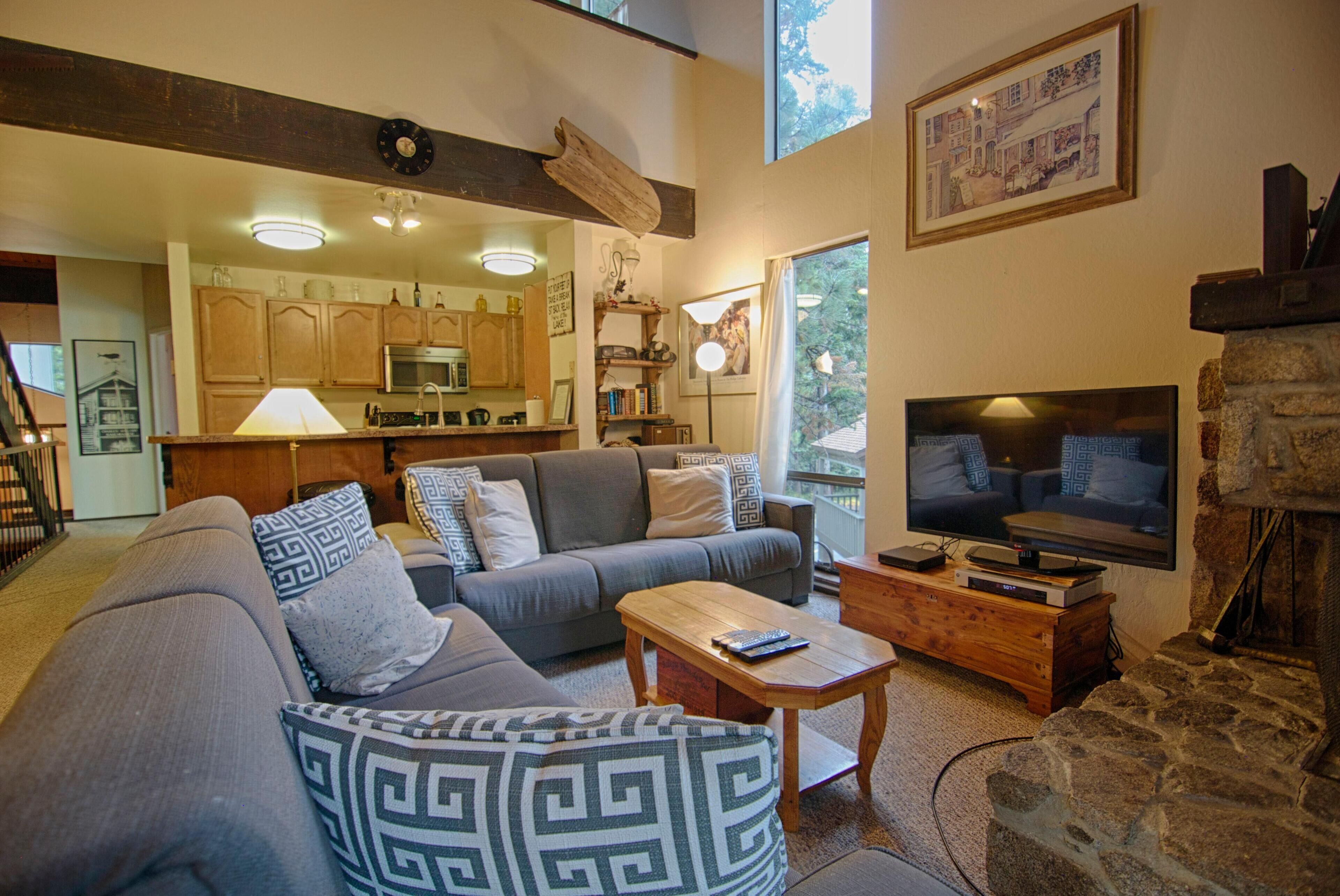 House, Multiple Beds (Bear's Den) | Living room