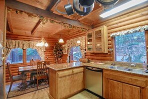 Casa, varias camas (The Bernstein Bear Cabin) | Cocina privada