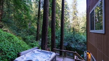 Bain à remous extérieur