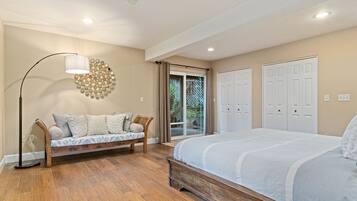 4 bedrooms, iron/ironing board