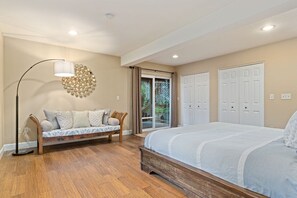 4 bedrooms, iron/ironing board