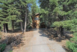 House, Multiple Beds (Cedar Flat Lookout) | Property grounds