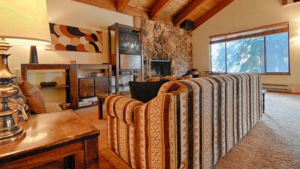 House, Multiple Beds (Cedar Flat Lookout) | Living room - Cedar Flat Lookout (Carnelian Bay)