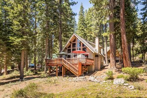 Exterior - Honey Bear Cabin (Carnelian Bay)