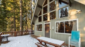House, Multiple Beds (Honey Bear Cabin) | Exterior