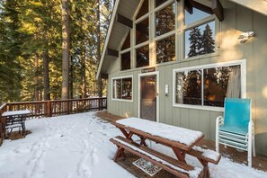 House, Multiple Beds (Honey Bear Cabin) | Exterior