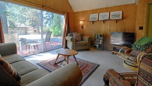 Huis, 1 queensize bed (The Jack McCarthy Cabin) | Woonruimte