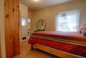 1 bedroom, individually decorated, individually furnished - The Jack Mccarthy Cabin (Kings Beach)