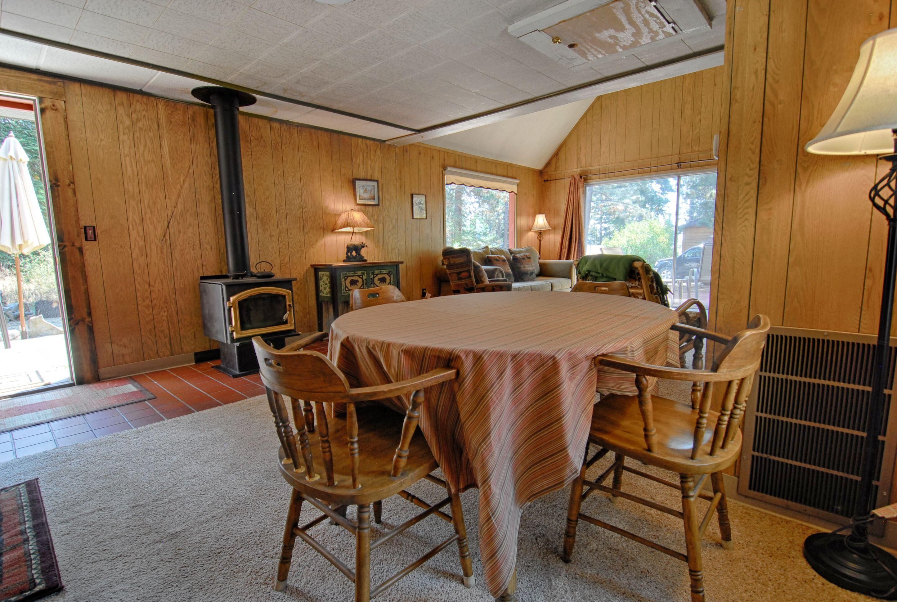 Nhà, 1 giường cỡ queen (The Jack McCarthy Cabin) | Phòng ăn