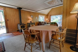Dining room - The Jack Mccarthy Cabin (Kings Beach)
