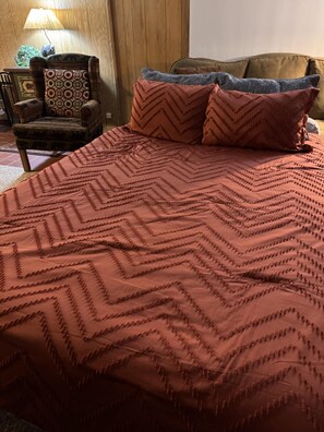 House, 1 Queen Bed (The Jack McCarthy Cabin) | 1 bedroom, individually decorated, individually furnished - The Jack Mccarthy Cabin (Kings Beach)