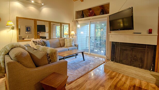 Condo, Multiple Beds (The Jewel Box) | Living room