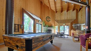 Condo, Multiple Beds (The Jewel Box) | Game room