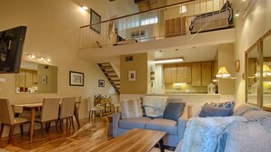 Condo, Multiple Beds (The Jewel Box) | Living room