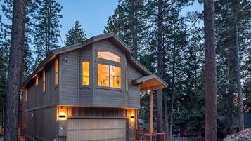 House, Multiple Beds (The Speckled Gem) | Exterior