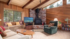 House, Multiple Beds (Villa Bossi) | Living room - Villa Bossi (Carnelian Bay)